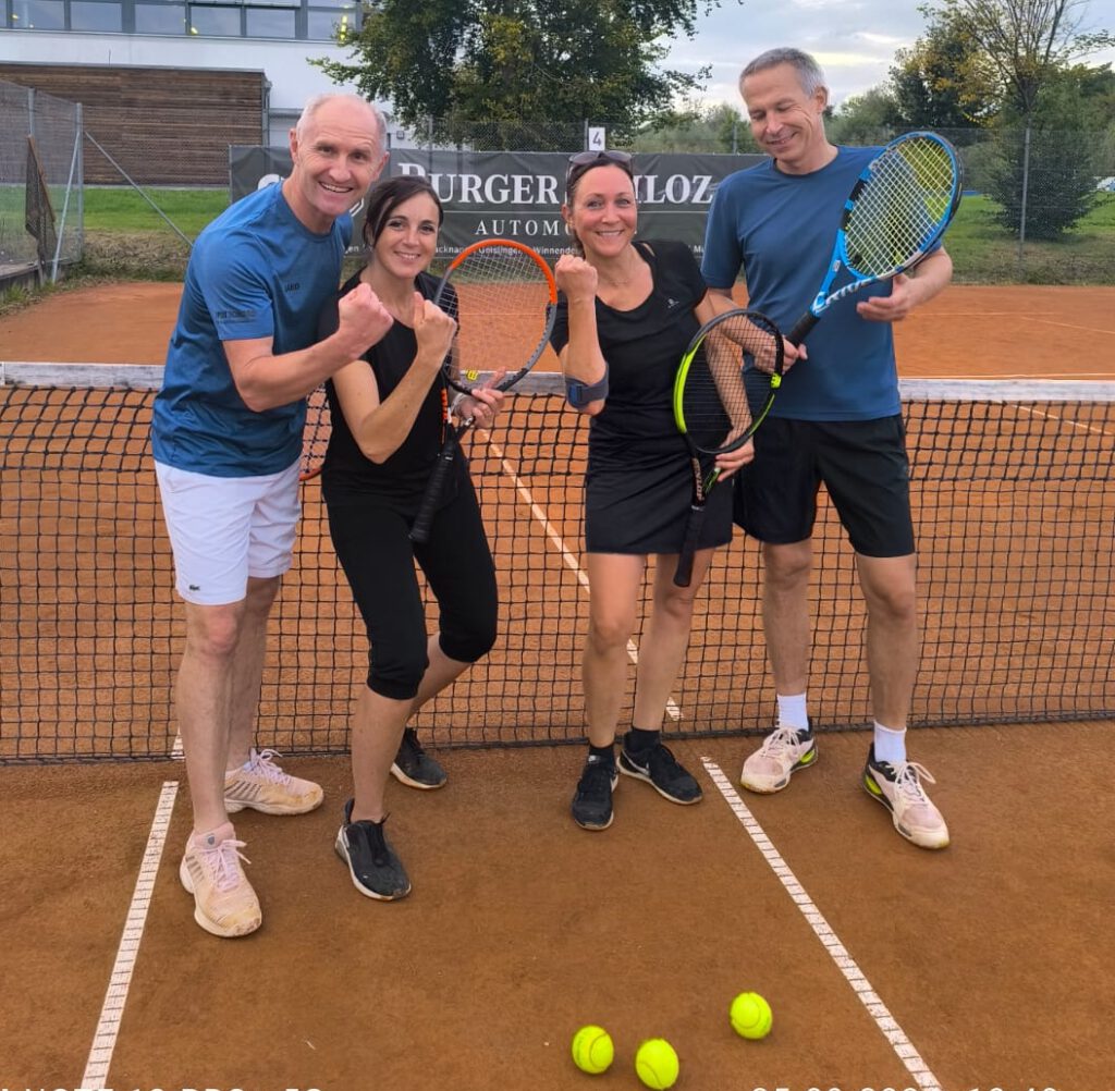 Die Finalisten im Breitensport Mixed Doppel, Viktor und Sabrina Mohr, sowie Tanja Frese mit Jens Siegloch