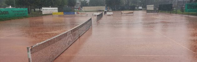 Heimspiel gegen TC Urbach: Spannender Tennistag mit Wetterkapriolen